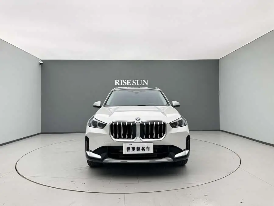 بي إم دبليو X1 2023 sDrive25Li حزمة تصميم X