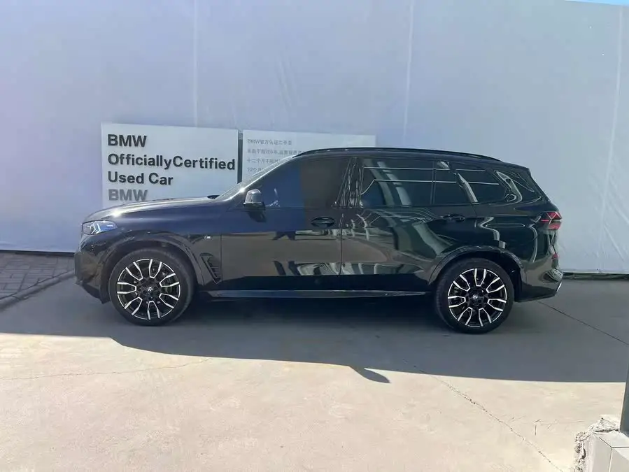 BMW X5 2023 xDrive 40Li M Sport Night Package