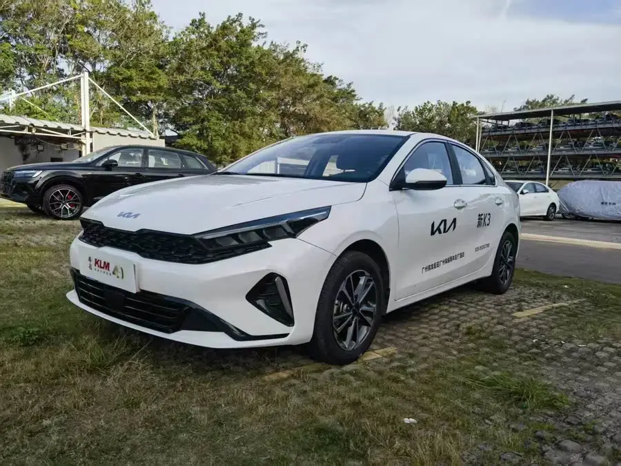 كيا K3 2023 نسخة فاخرة 1.5L CVT