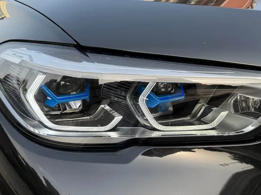 بي إم دبليو X5 طراز 2022 تجديد xDrive 30Li حزمة الرياضة M