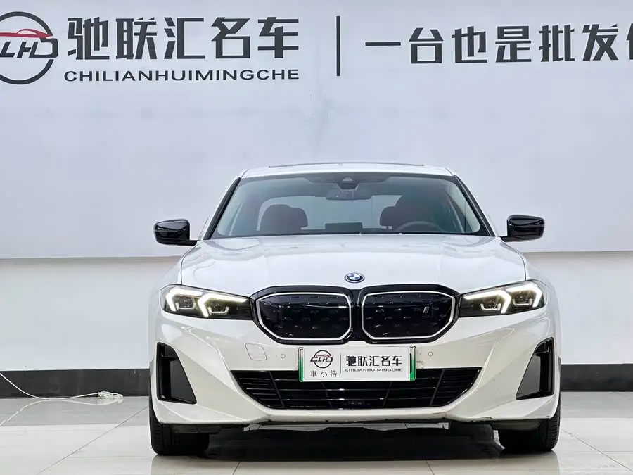 بي ام دبليو i3 2023 eDrive 40 L حزمة الليل