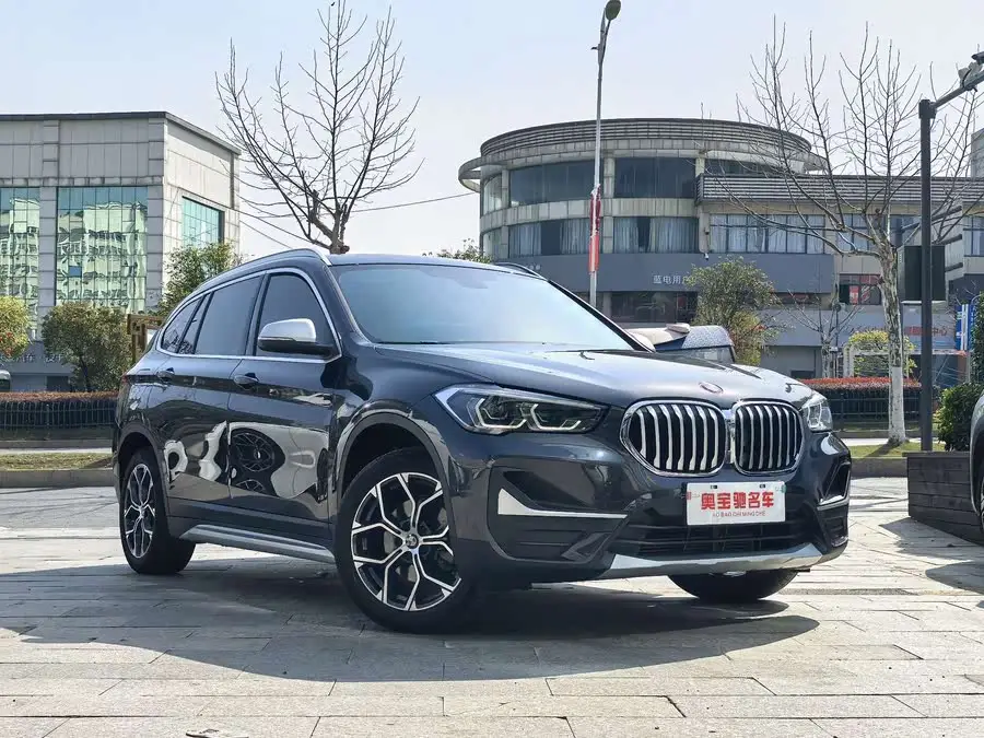 بي إم دبليو X1 2022 sDrive20Li طراز الموضة