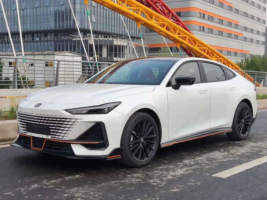 شانجان UNI-V 2023 1.5T نسخة رياضية