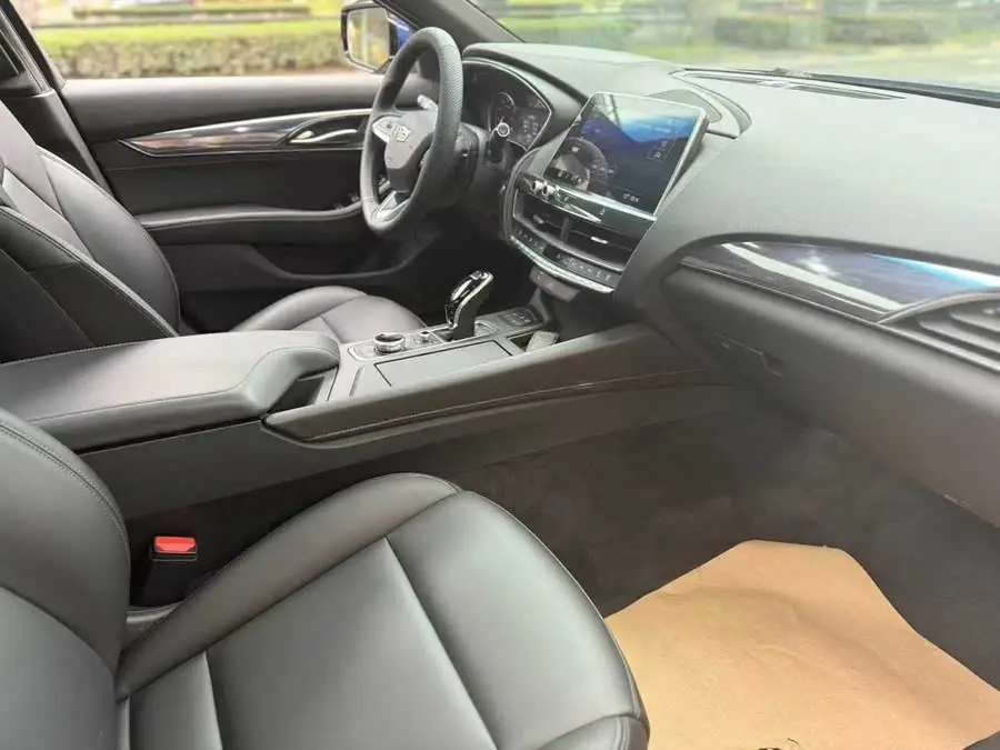 كاديلاك CT5 2020 فئة 28T الفاخرة