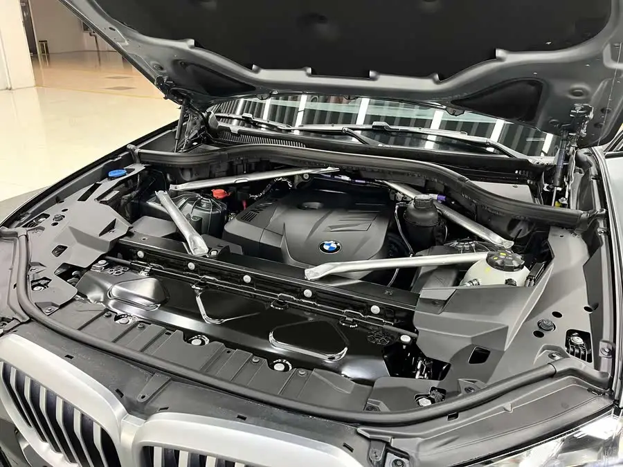 بي إم دبليو X5 2023 xDrive 30Li الفئة الفاخرة حزمة رياضية M ليلية