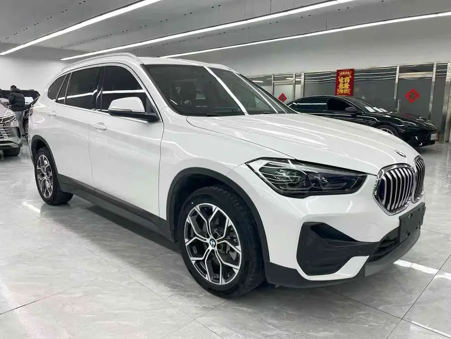 بي إم دبليو X1 2022 sDrive25Li الطراز الرائد