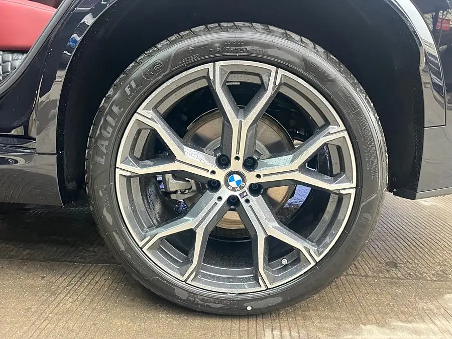 BMW X5 2023 xDrive 30Li M Sport Package