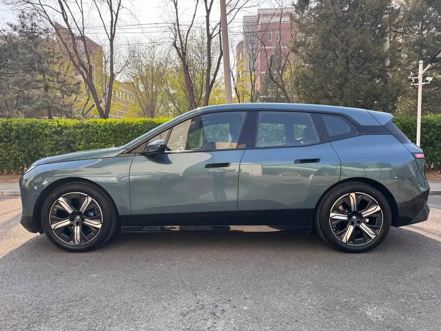 بي إم دبليو iX 2023 xDrive50