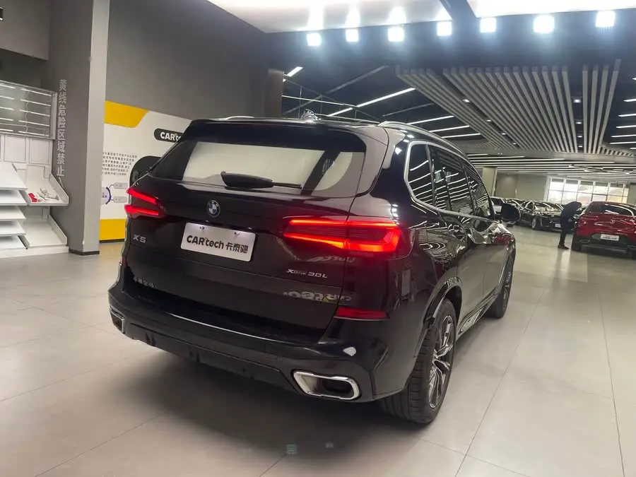 بي إم دبليو X5 2022 xDrive 30Li حزمة M الرياضية المتميزة