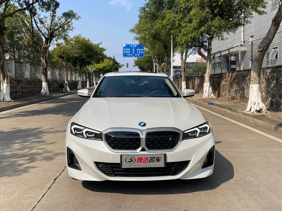 بي إم دبليو i3 2024 eDrive 35 L