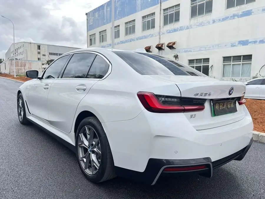 بي إم دبليو i3 2024 eDrive 35 L