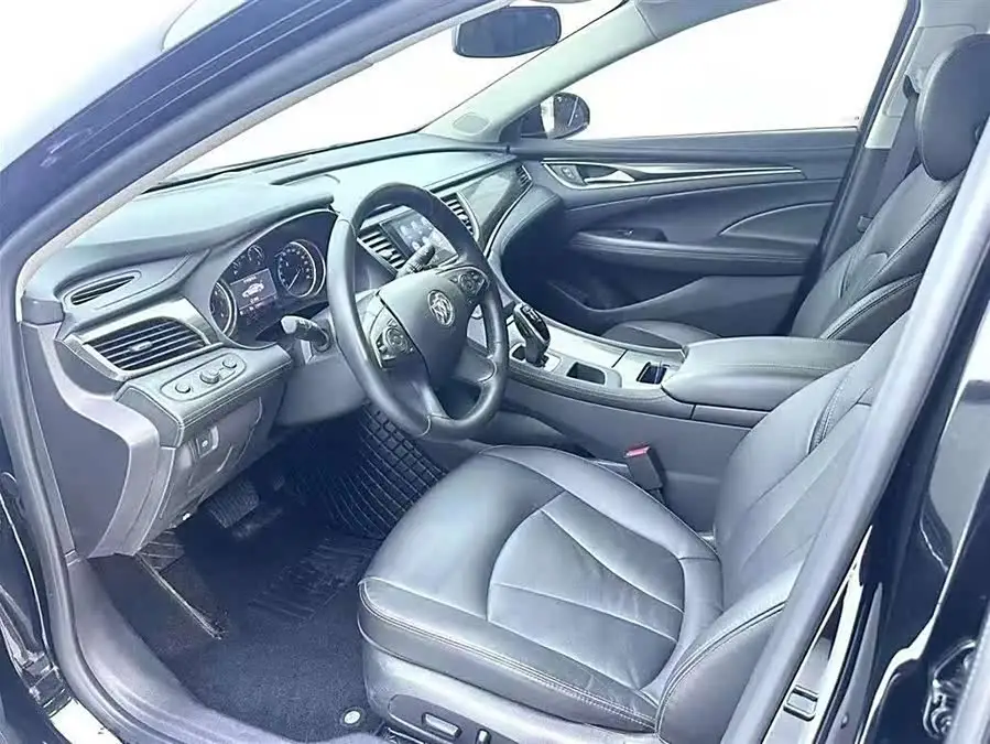 بيوك لاكروس 2022 652T فاخرة