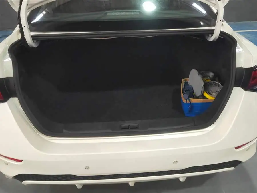 2021 نيسان سيلفي 1.6 لتر XL CVT إصدار استمتاع