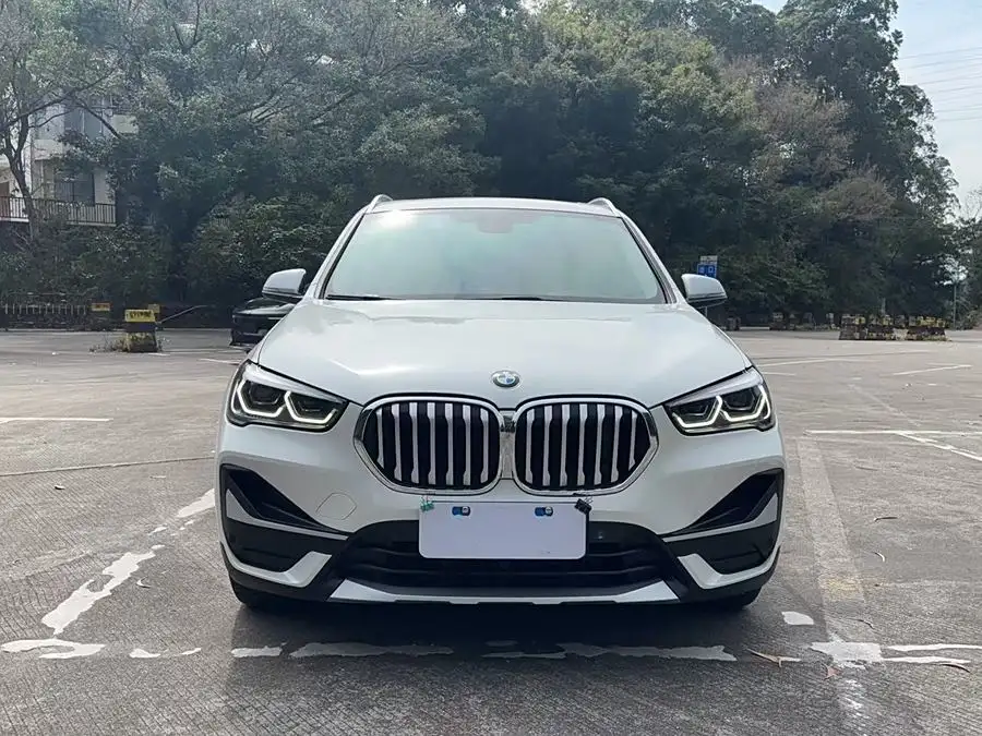 بي إم دبليو X1 2021 xDrive25Li الفاخرة