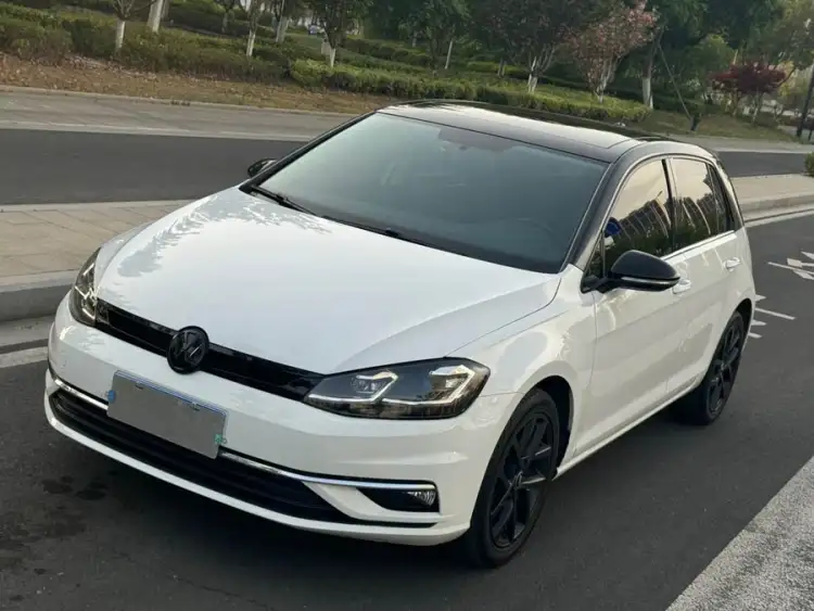 Golf 2020 Love Edition 200TSI DSG Comfort