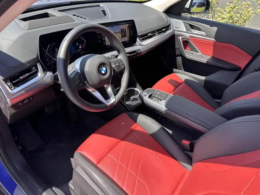 بي إم دبليو X1 2024 xDrive25Li حزمة تصميم X