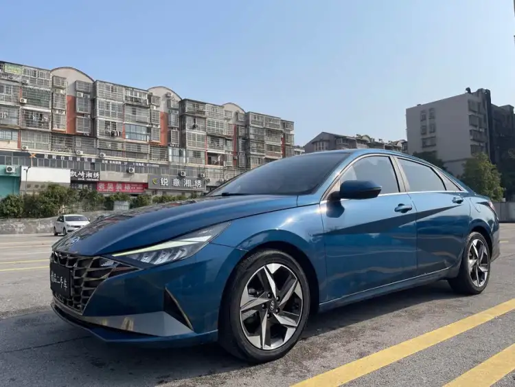 Elantra 2021 1.5L CVT LUX Premium Edition