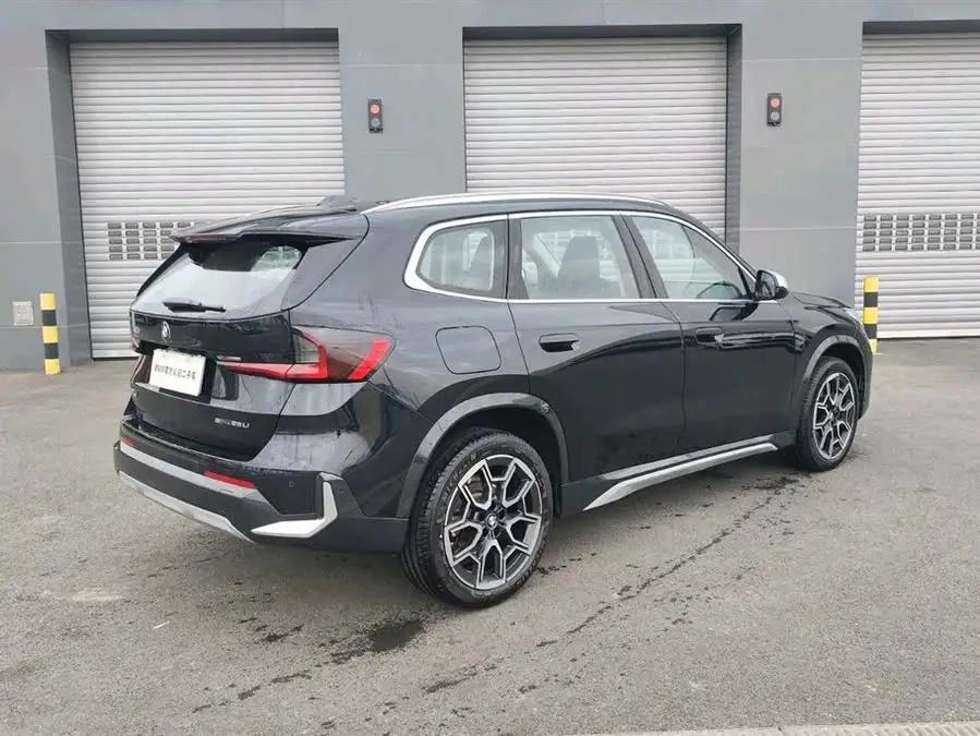 بي إم دبليو X1 2023 sDrive25Li حزمة تصميم X