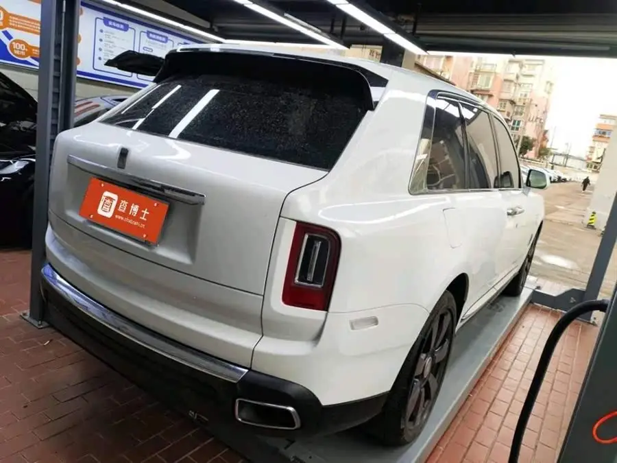 كولينان 2018 نسخة بأربعة مقاعد