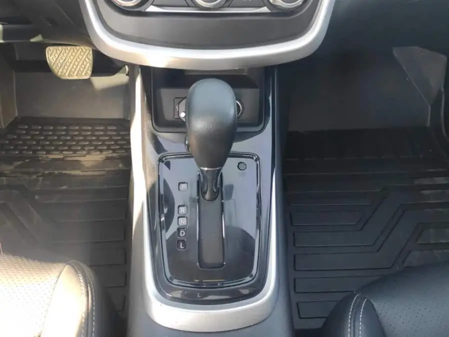 نيسان تييدا 2021 1.6 لتر CVT النسخة المثيرة