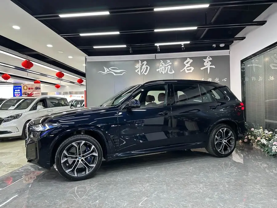 بي إم دبليو X5 2023 xDrive 40Li طراز فاخر M حزمة الرياضة الليلية