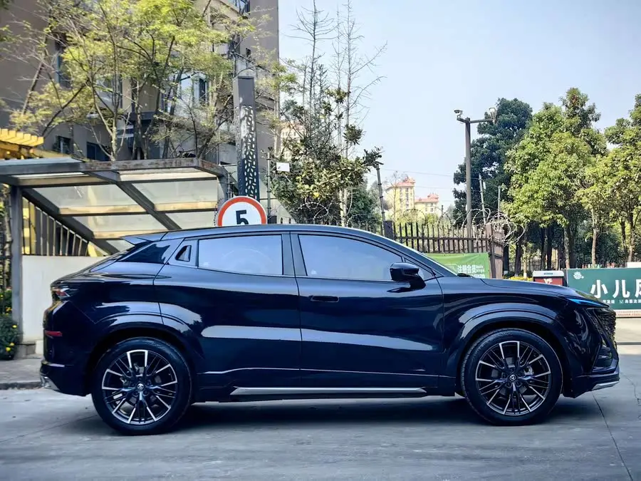 شانجان UNI-T 2023 الجيل الثاني 1.5T الرائد