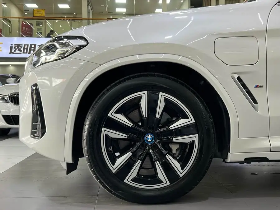 BMW iX3 2022 Facelift Leading Model