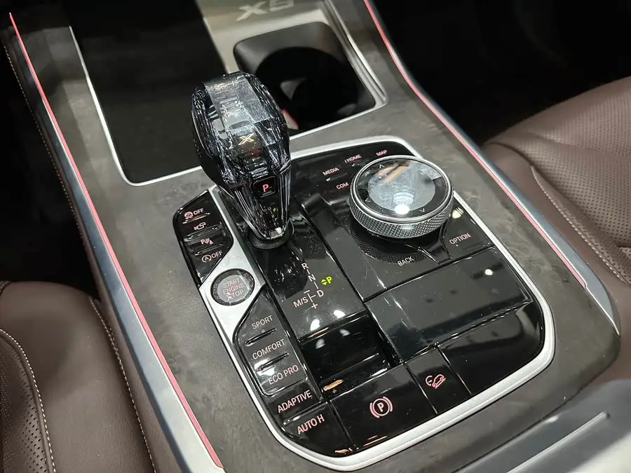 BMW X5 2022 xDrive 30Li Luxury M Sport Package