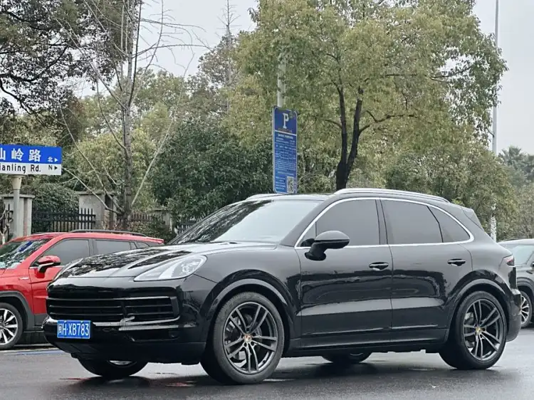 2022 Cayenne 3.0T Platinum Edition