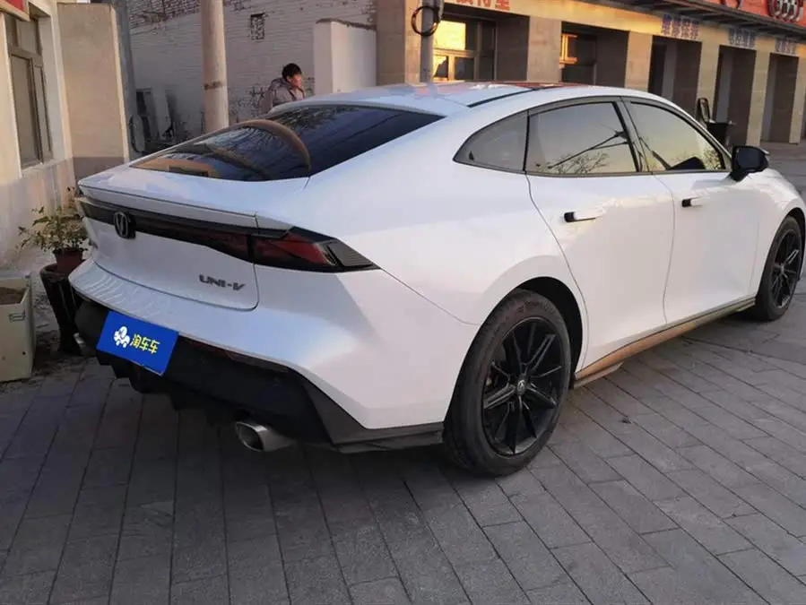 Changan UNI-V 2022 1.5T Premium