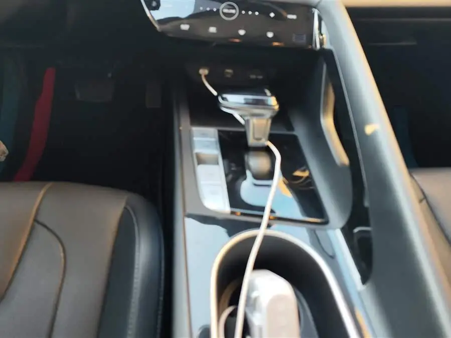 إلنترا 2022 1.5 لتر CVT LUX