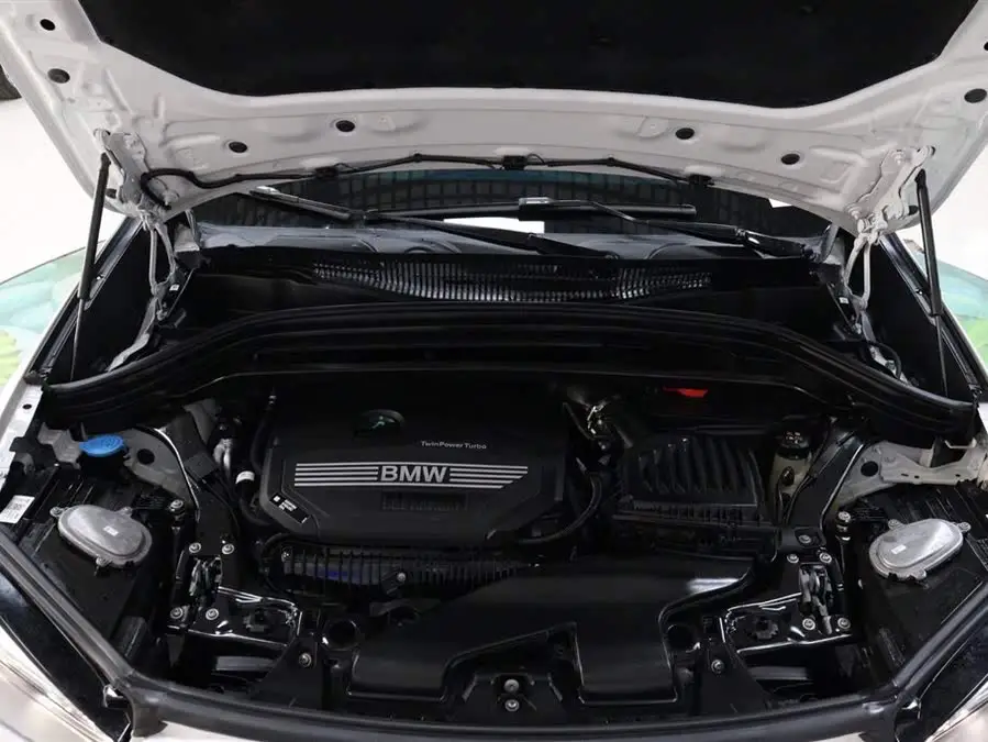 بي إم دبليو X1 2022 sDrive25Li الطراز الرائد