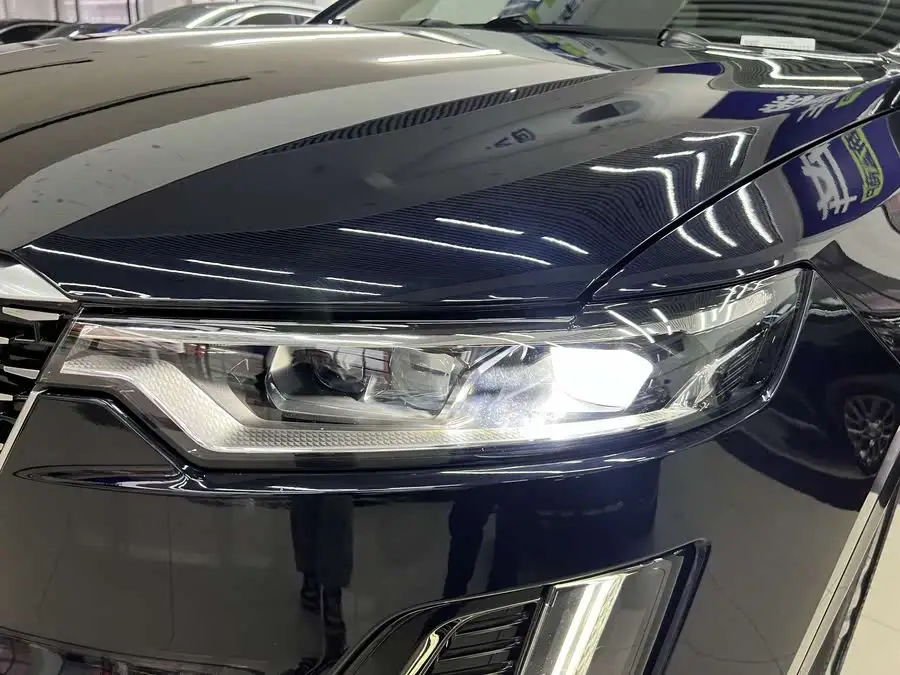 كاديلاك XT6 2021 2.0T فاخرة 7 مقاعد دفع رباعي