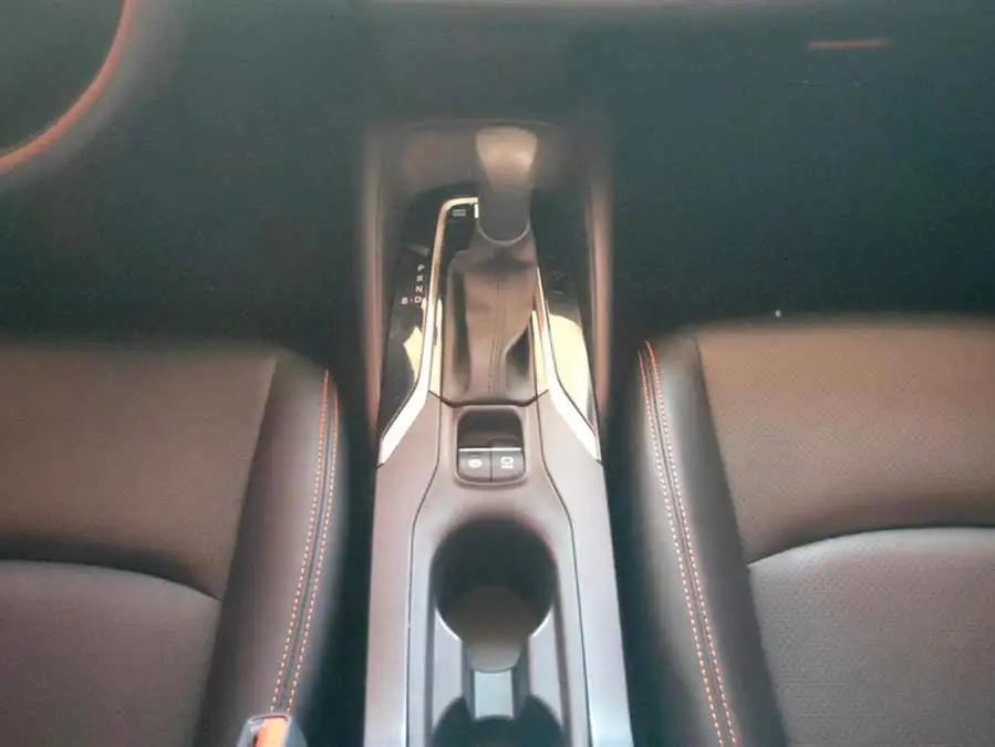 2021 كورولا هايبرد 1.8 لتر E-CVT النخبة