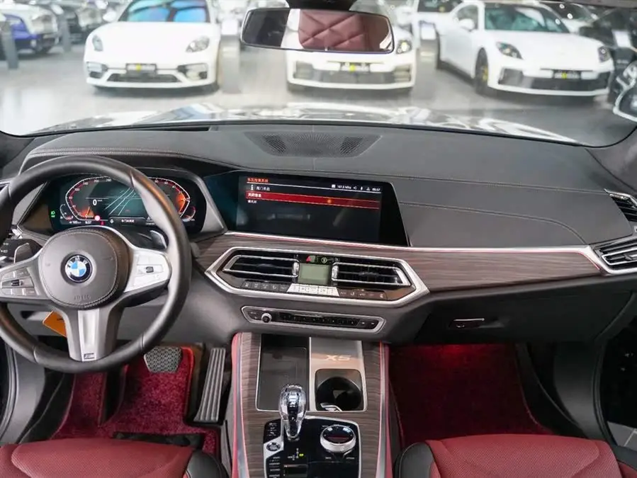 BMW X5 2023 xDrive 40Li M Sport Package