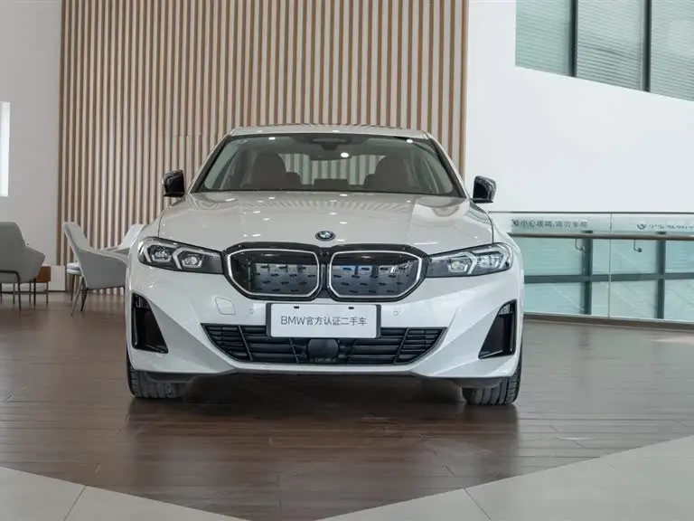 BMW i3 2024 eDrive 40 L Night Package