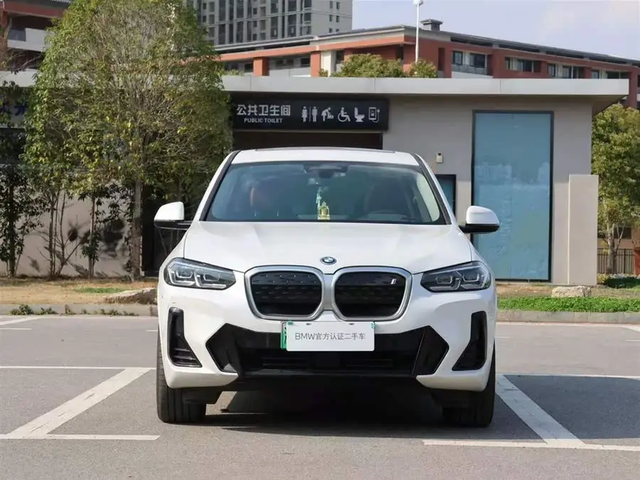 بي ام دبليو iX3 2022 الطراز الرائد