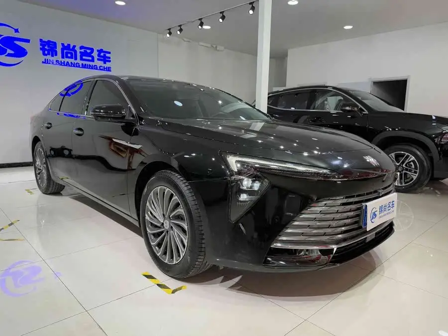 بيك لاقروس 2023 28T بريميوم