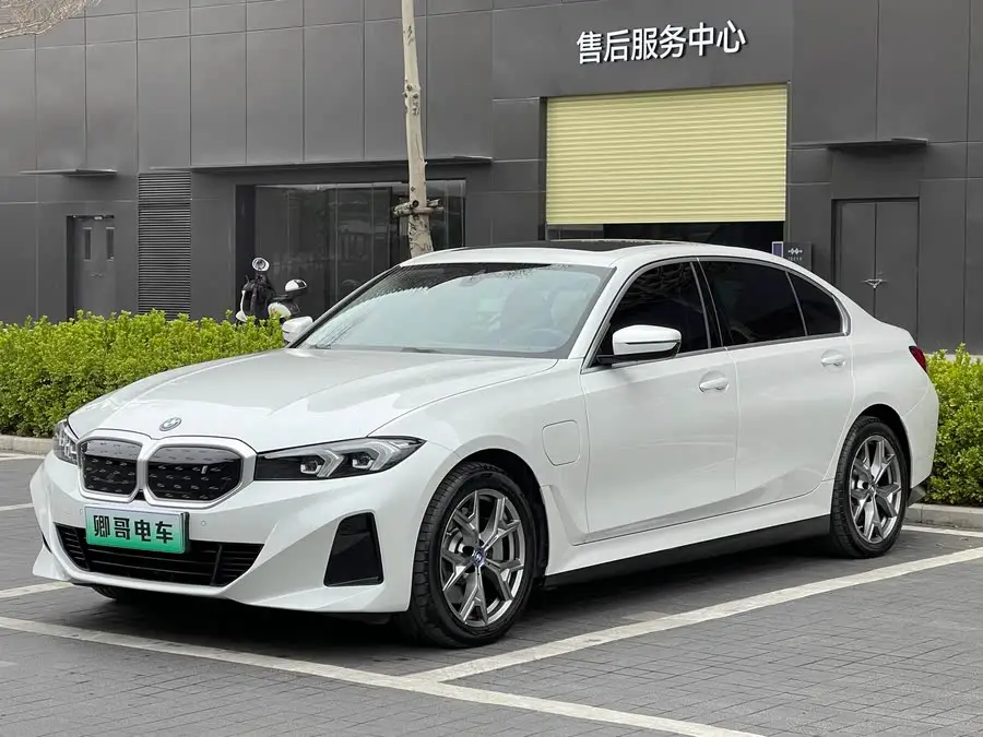 بي إم دبليو i3 2024 eDrive 35 L