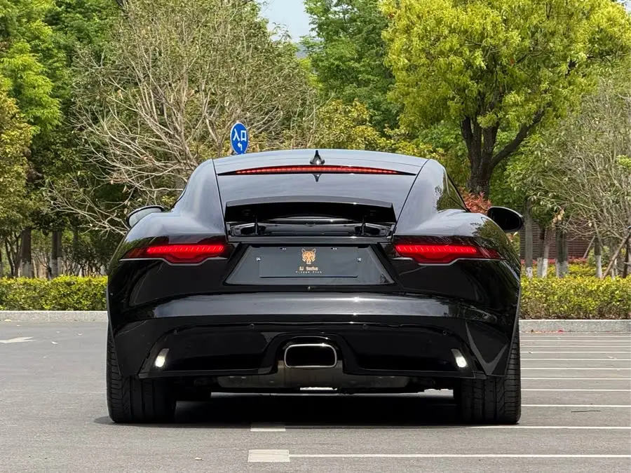 Jaguar F-TYPE 2023 P300 Coupe R-DYNAMIC BLACK