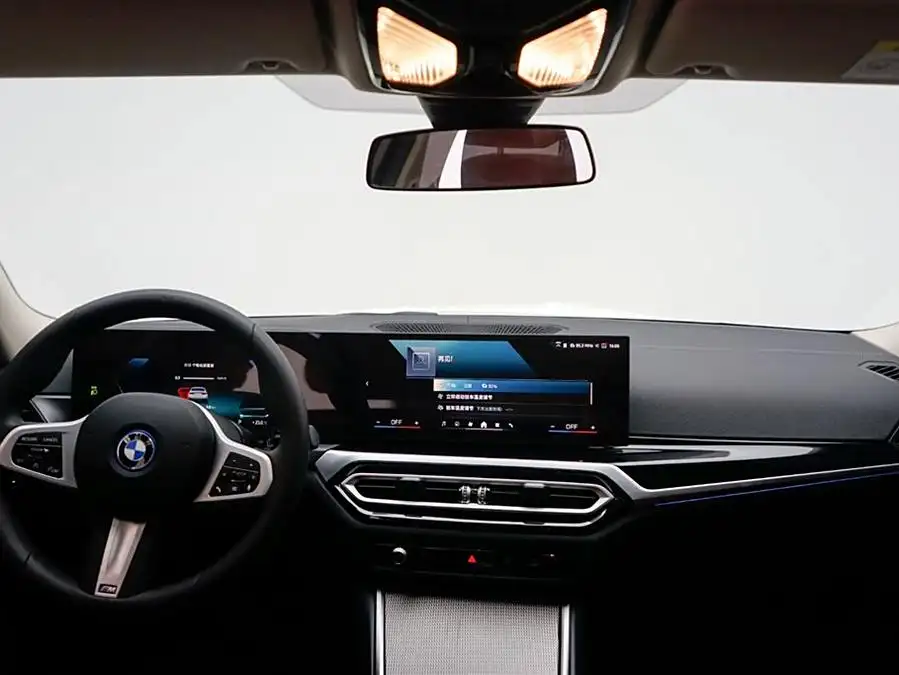 بي إم دبليو i3 2022 ايدرايف 35 L