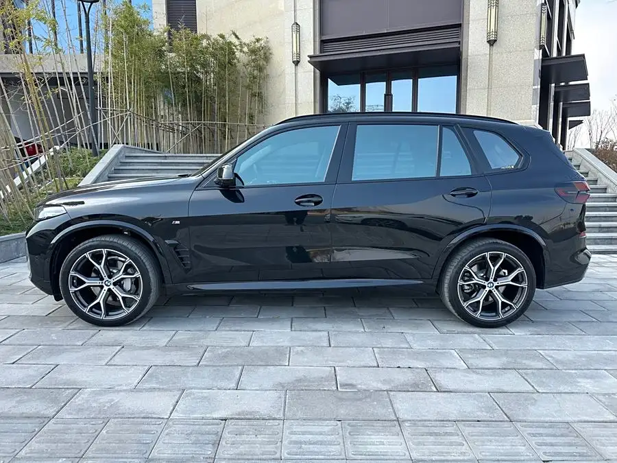 BMW X5 2023 xDrive 30Li Luxury M Sport Package