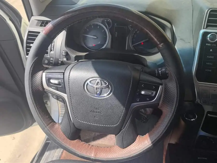 برادو 2018 3.5 لتر أوتوماتيكي TX-L مع إطار احتياطي مثبت خلفيًا