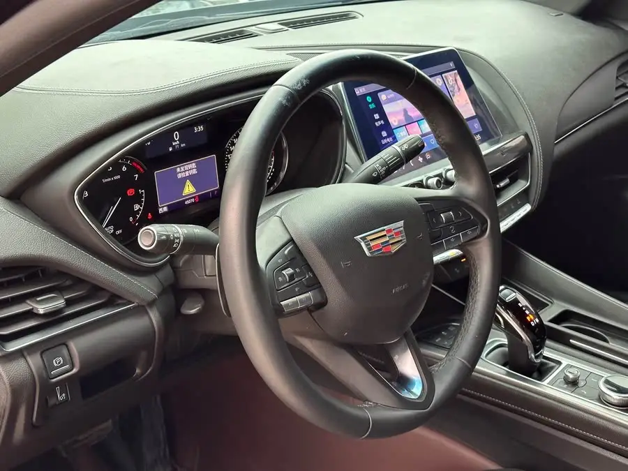 كاديلاك CT5 2021 28T الفاخرة