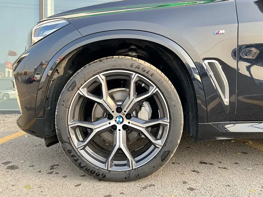 BMW X5 2022 xDrive 30Li M Sport Package