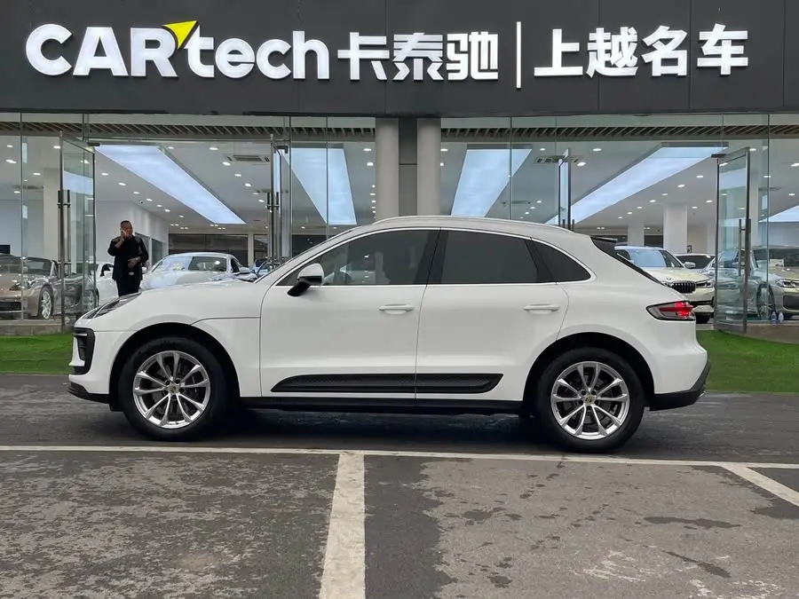 2022 Macan 2.0T