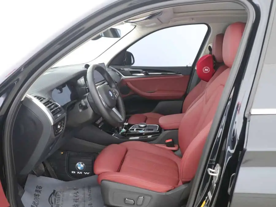 BMW iX3 2024 Leading Model