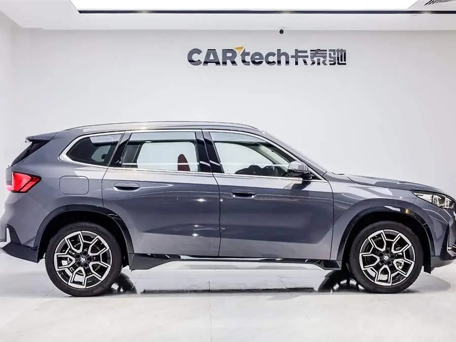 بي إم دبليو X1 2023 sDrive25Li حزمة تصميم X