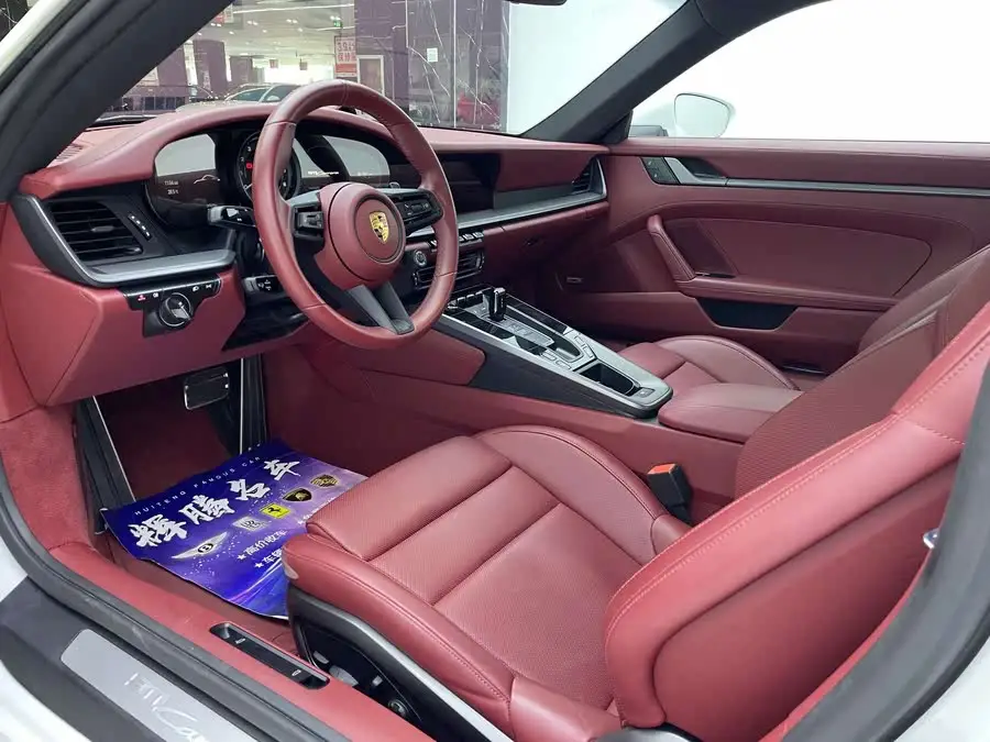 بورش 911 2023 كاريرا 3.0T