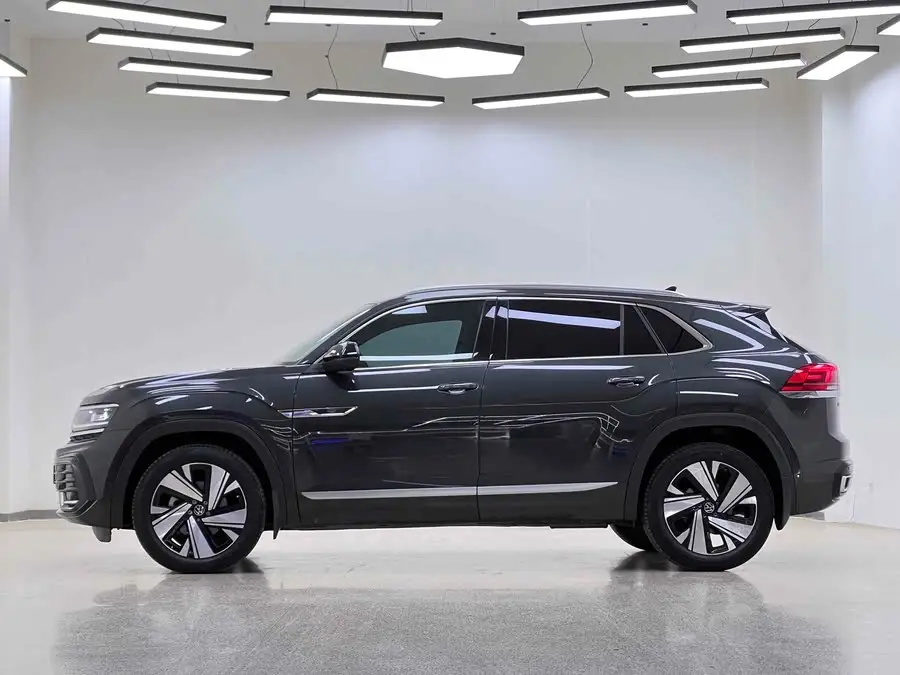 توارغ X 2023 طراز توارغ X تعديل 380 TSI دفع رباعي إصدار فاخر رفيع